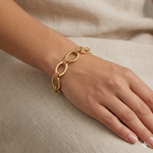 18k Gold Plain Loop Bracelet