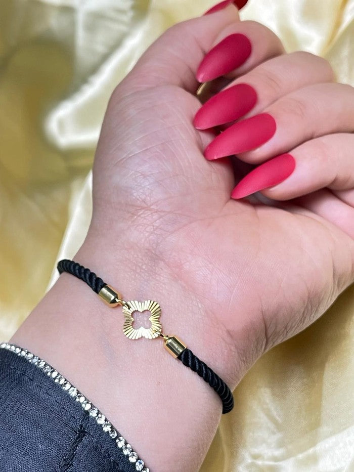 18K Real Gold Cutting flower lucky charm bracelet - Embellish Gold