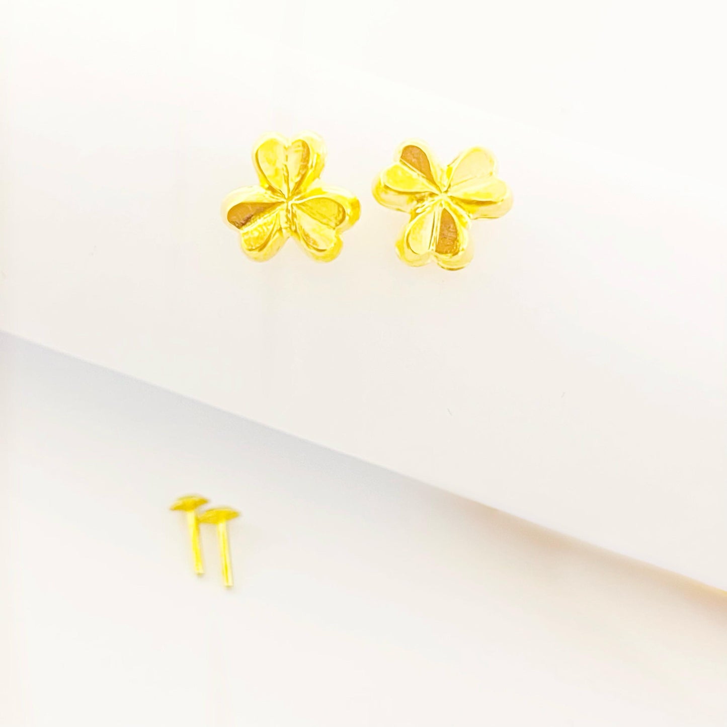 18k Gold 3 Petal Earrings