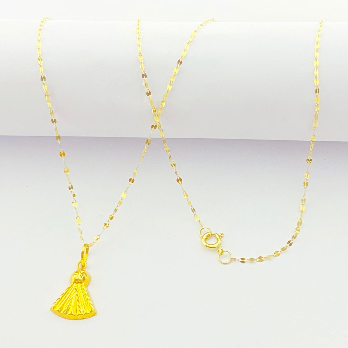 18k Gold Ribbon Necklace