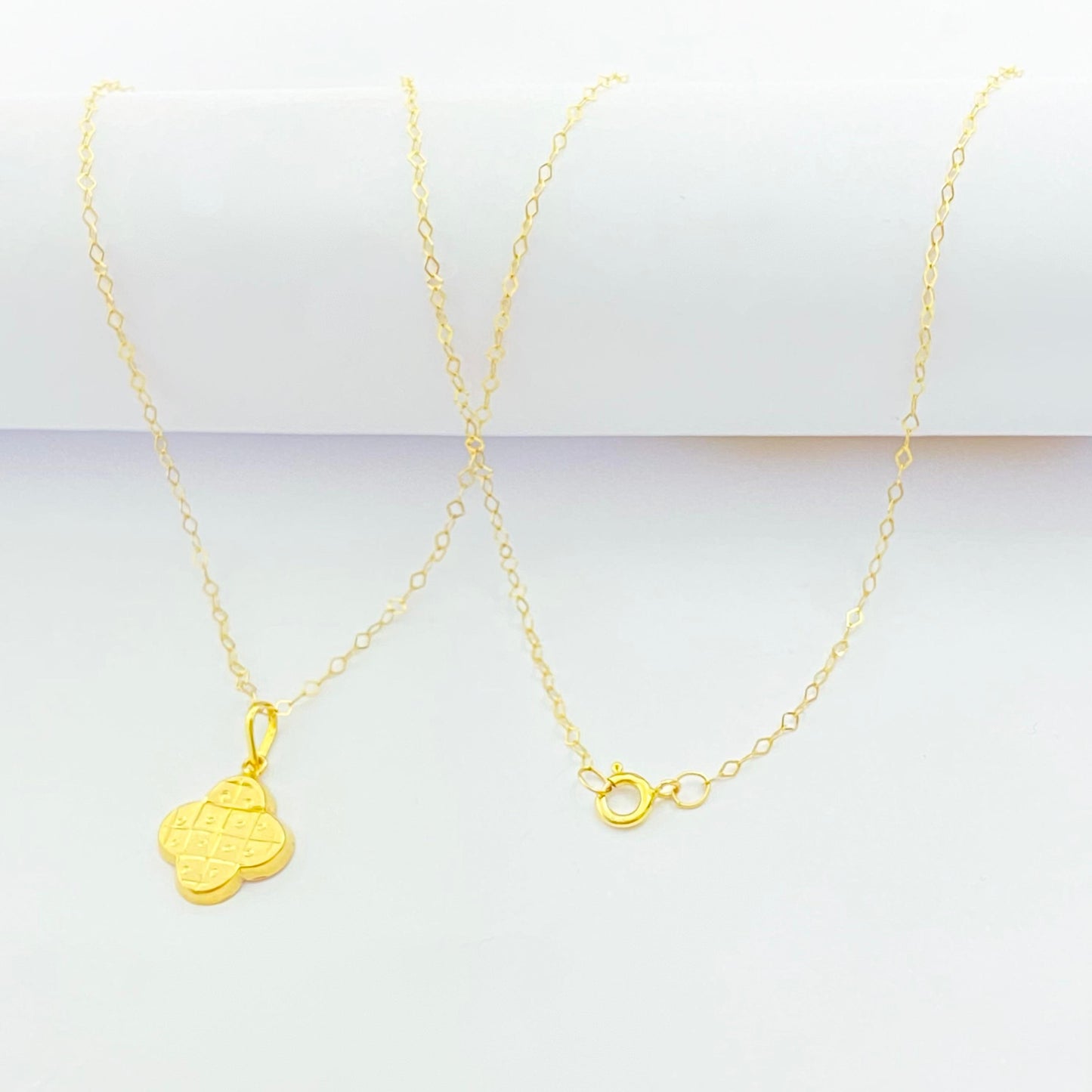 18k Gold VC Box Necklace
