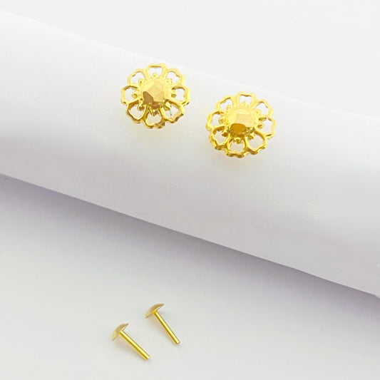 18k Gold Spot Flower Earrings
