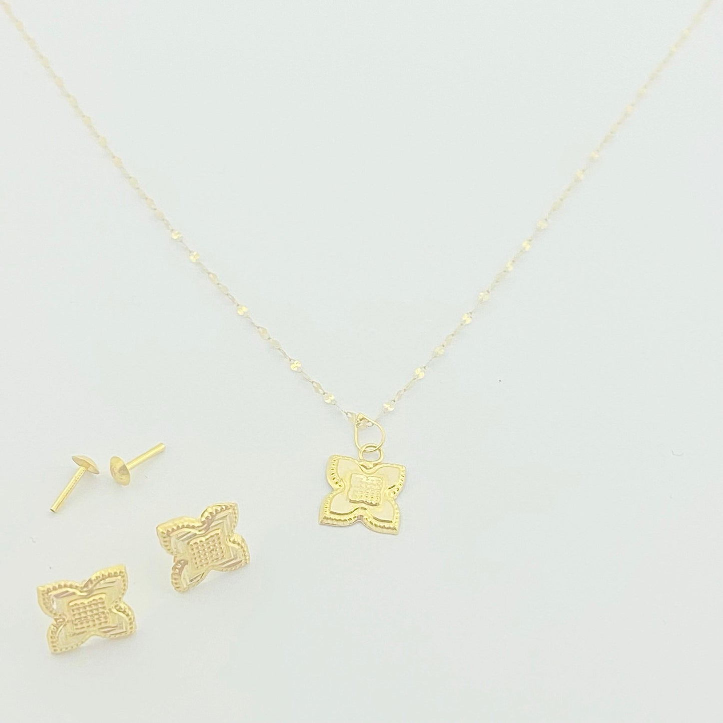 18k Gold Rob Flower Earrings