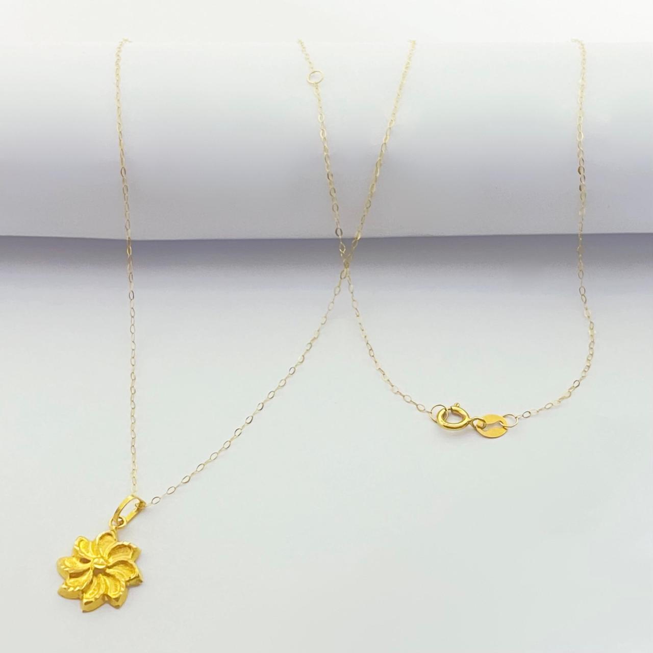 18k GoldField Flower Necklace