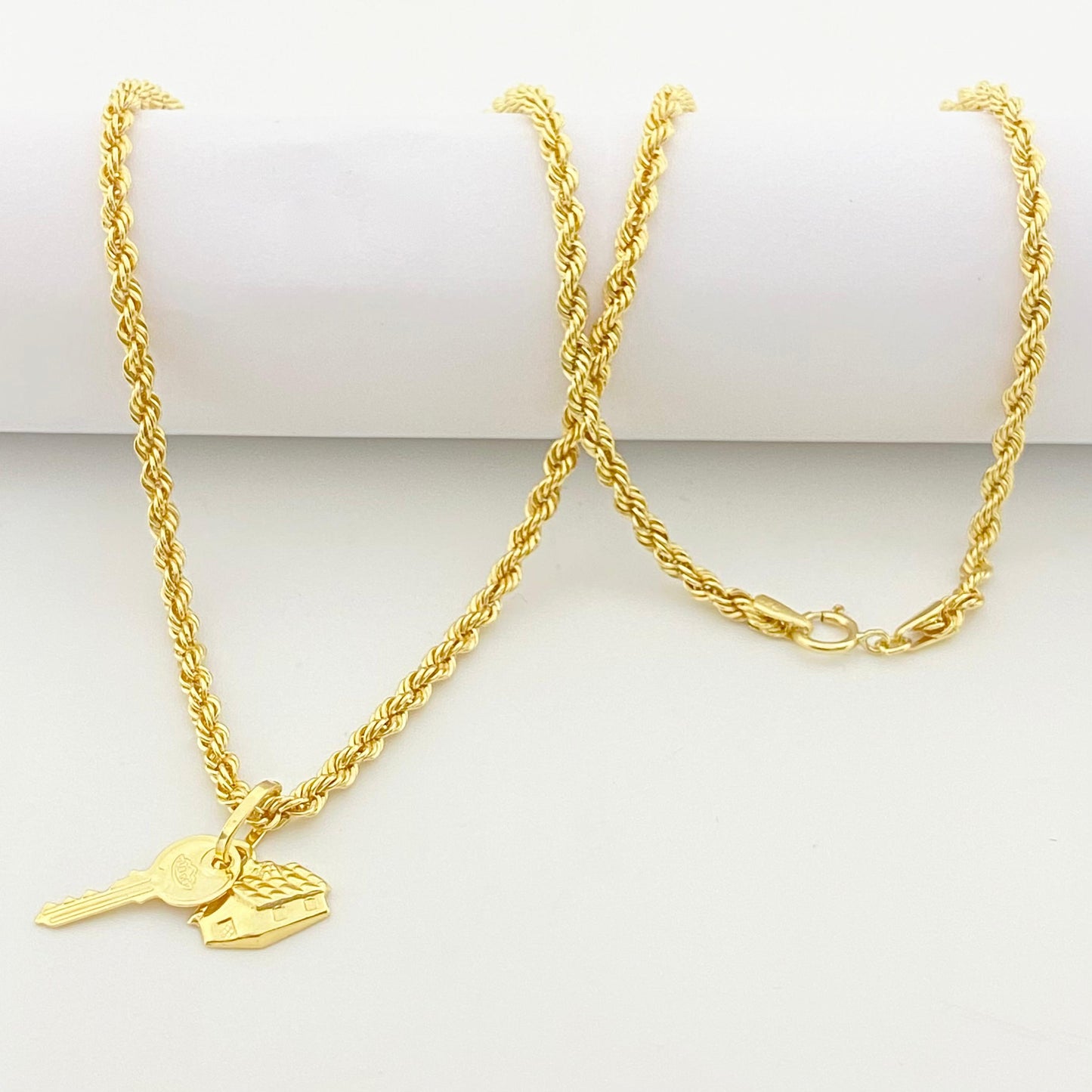 18k Gold Vibrant Necklace