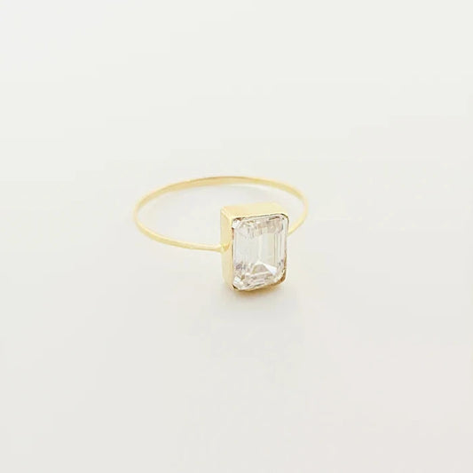 Single Zircon Stone Engagement Ring