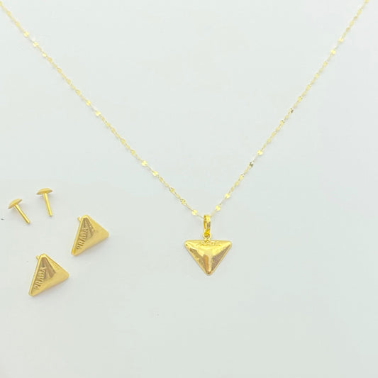 18k Gold Triangle Jewelry Set