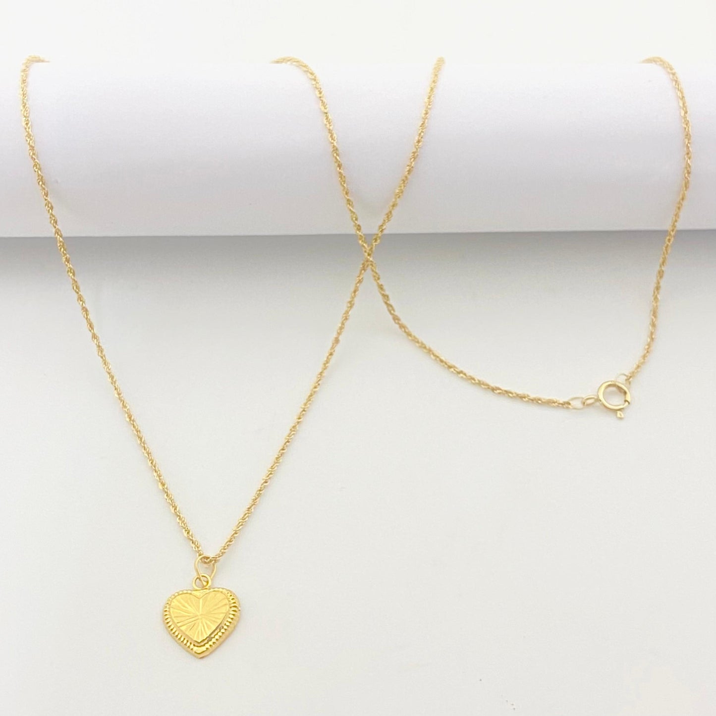 18k Gold Heart Lines Necklace
