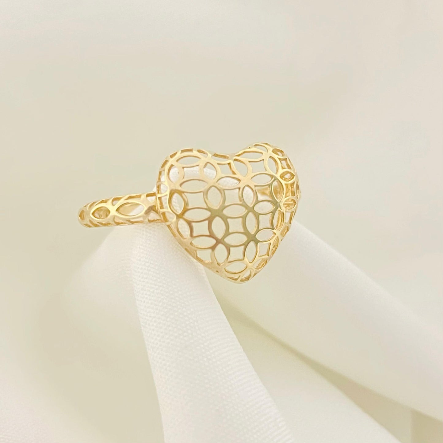 18k Gold Heart Money Ring
