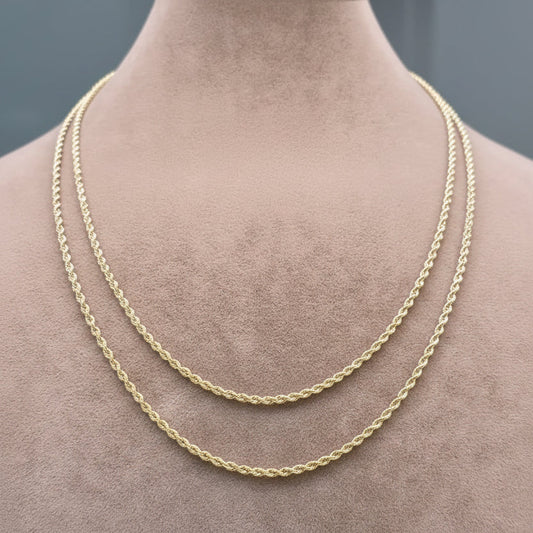 Gold chain necklace on a mannequin neck with measurements displayed.